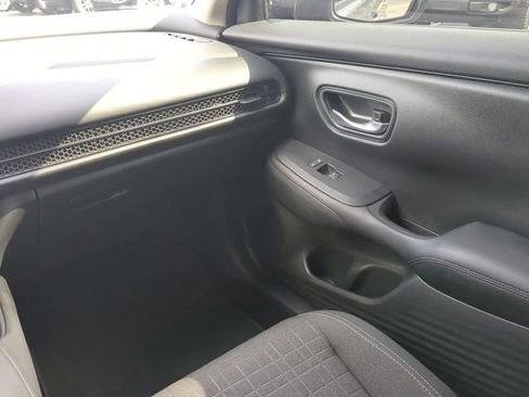 Used 2025 Honda HR-V LX image 18
