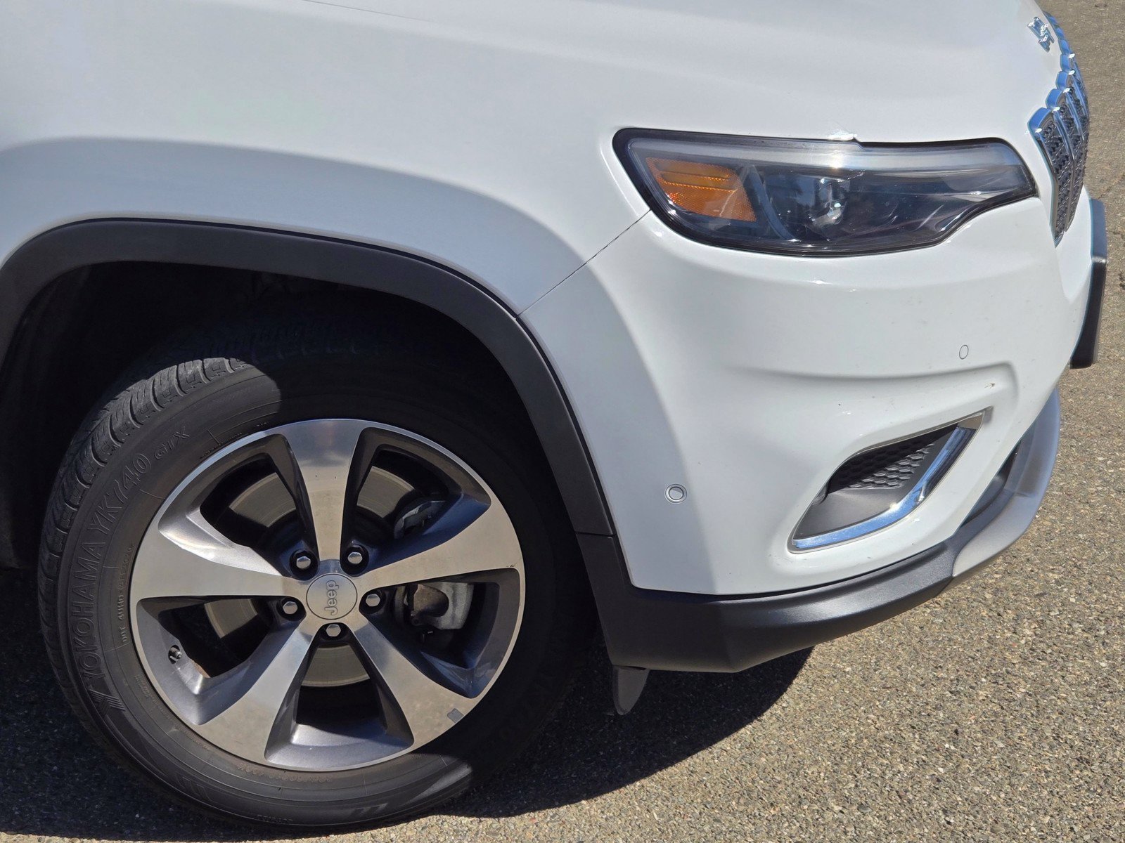 Used 2019 Jeep Cherokee Limited w/ Luxury Group AWD/4WD image 9