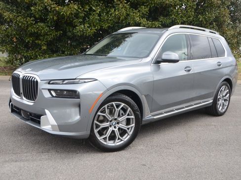 Used 2025 BMW X7 xDrive40i AWD/4WD image 6