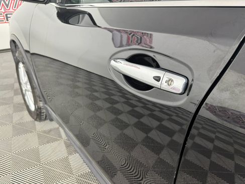 Used 2018 Nissan Rogue SV image 25