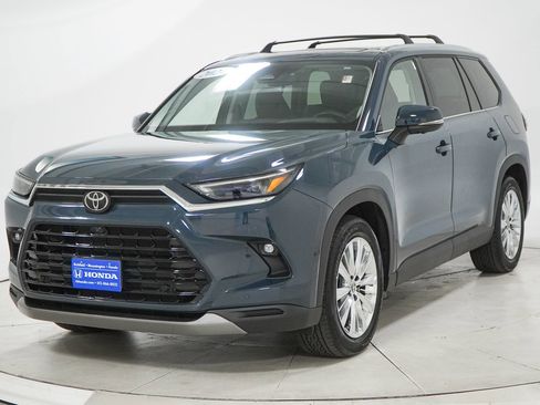 Used 2024 Toyota Grand Highlander Platinum image 4