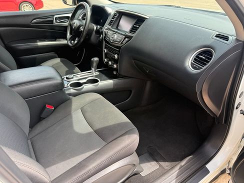 Used 2020 Nissan Pathfinder SV AWD/4WD image 3