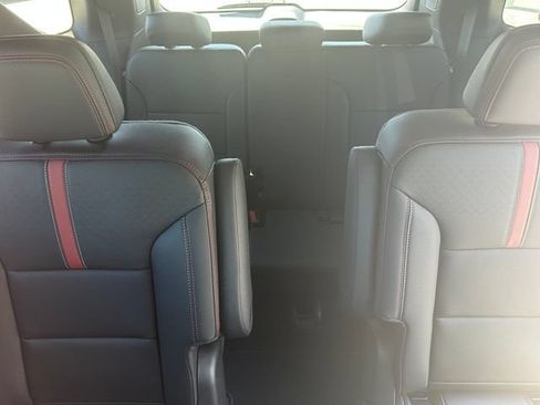 Used 2026 Chevrolet Traverse RS AWD/4WD image 24