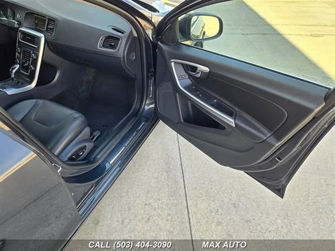 Used 2015 Volvo V60 T5 Premier image 19