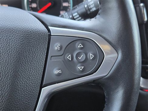 Used 2022 Chevrolet Traverse RS image 28