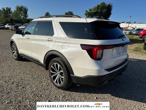 Used 2025 Ford Explorer ST-Line AWD/4WD image 5