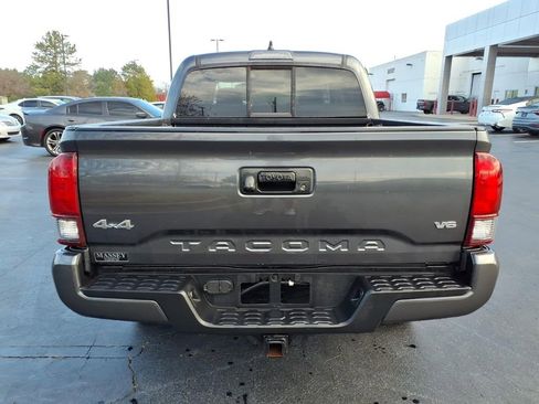 Used 2022 Toyota Tacoma SR image 4