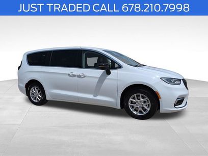 Used 2024 Chrysler Pacifica Touring-L