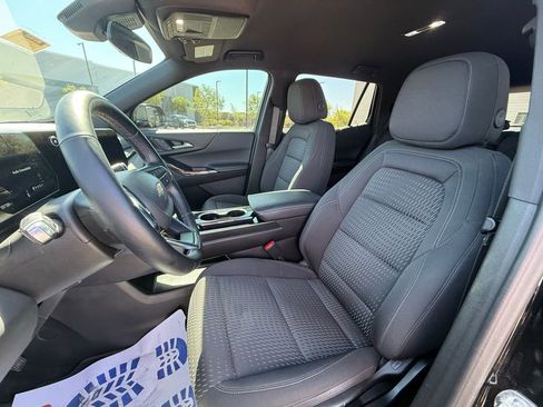 Used 2025 Chevrolet Equinox LT image 5