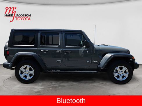 Used 2018 Jeep Wrangler Unlimited Sport S AWD/4WD image 6