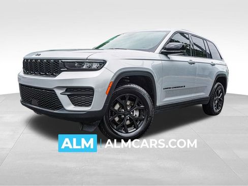 Used 2025 Jeep Grand Cherokee Altitude AWD/4WD image 1