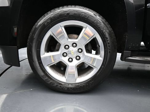 Used 2015 Chevrolet Suburban LT AWD/4WD image 30