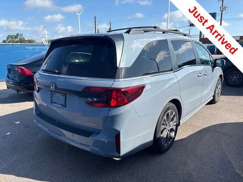 Used 2025 Honda Odyssey Touring image 7