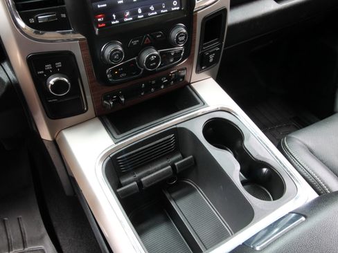 Used 2018 RAM 3500 Laramie w/ Convenience Group AWD/4WD image 35