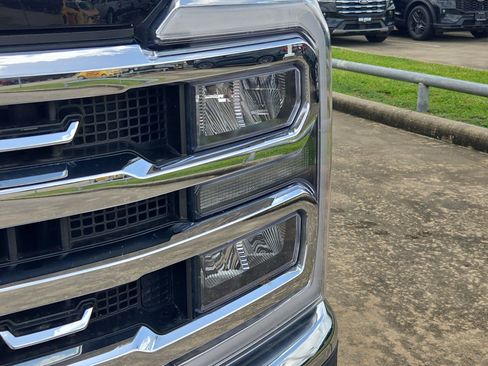 Certified 2025 Ford F350 Lariat w/ Lariat Ultimate Package AWD/4WD image 12