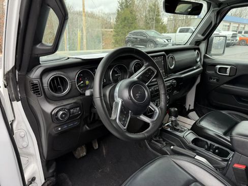 Used 2021 Jeep Wrangler Unlimited Sahara w/ Cold Weather Group image 7