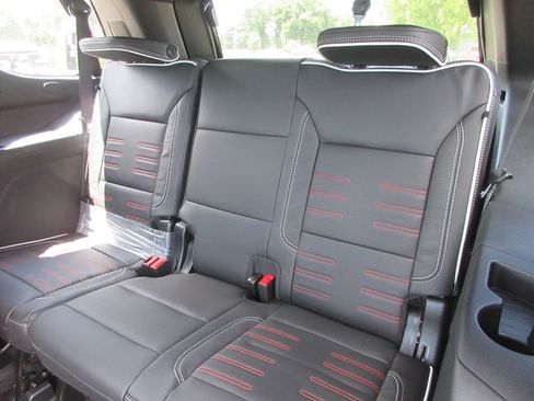 New 2026 GMC Yukon AT4 Ultimate AWD/4WD image 13