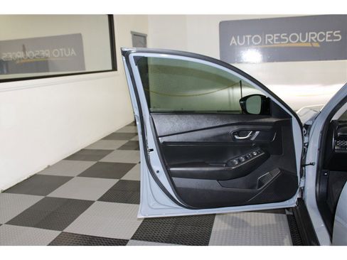 Used 2025 Honda Accord SE image 11