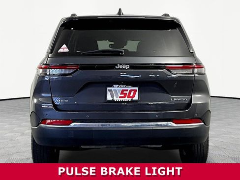 Used 2023 Jeep Grand Cherokee Laredo AWD/4WD image 5