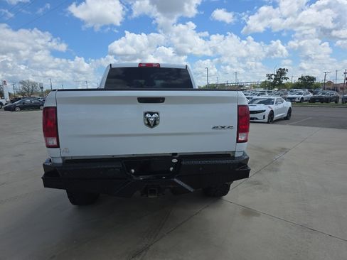 Used 2018 RAM 2500 Tradesman w/ Chrome Appearance Group image 19