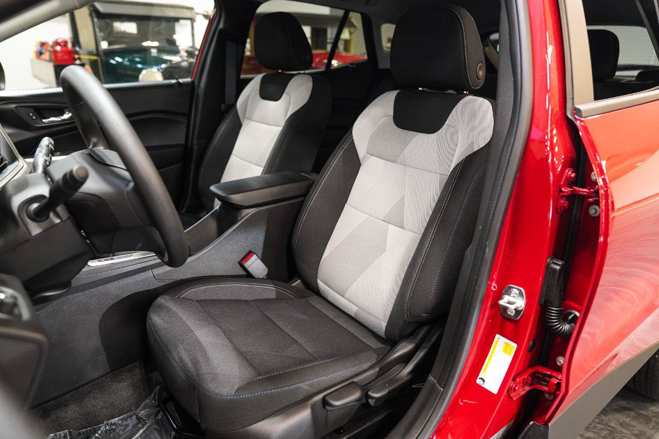 Used 2026 Chevrolet Trax LS FWD image 23