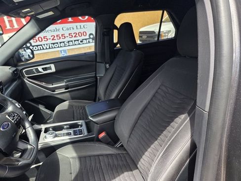 Used 2020 Ford Explorer XLT RWD image 8