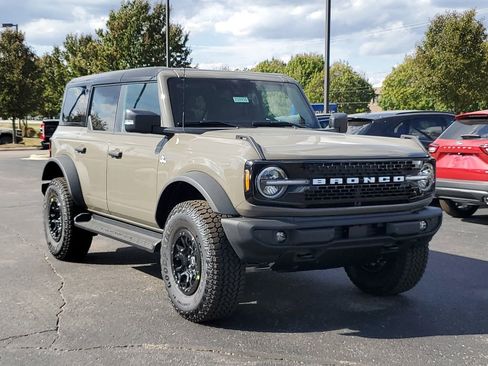New 2025 Ford Bronco Outer Banks w/ Sasquatch Package image 3
