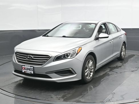 Used 2017 Hyundai Sonata SE FWD image 5