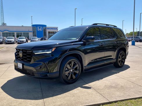 Used 2025 Honda Pilot Black Edition image 3
