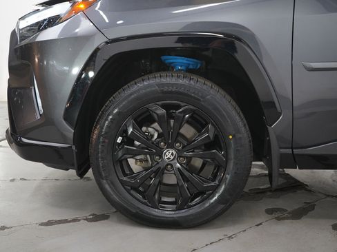 Used 2025 Toyota RAV4 XSE w/ Weather Package AWD/4WD image 30