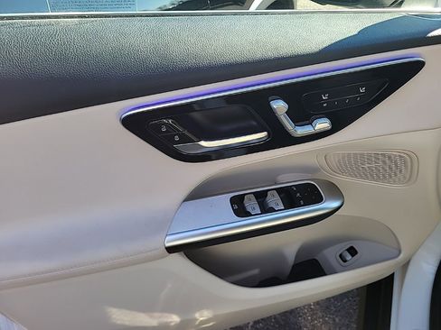 Used 2025 Mercedes-Benz GLC 300 4MATIC image 15