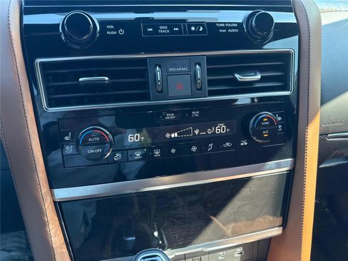 Used 2024 INFINITI QX80 Sensory AWD/4WD image 22