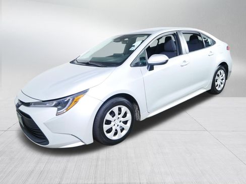 Used 2024 Toyota Corolla LE FWD image 3