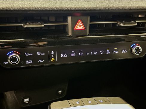 Used 2024 Kia EV6 Light AWD/4WD image 24