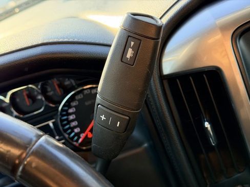 Used 2015 Chevrolet Silverado 1500 LTZ image 12