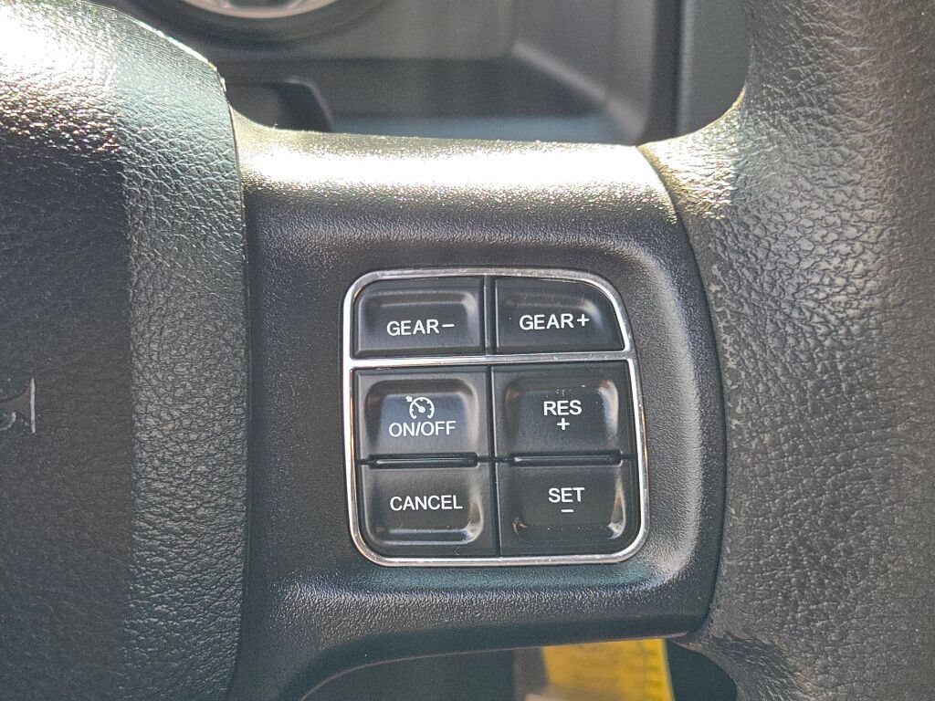 Certified 2018 RAM 1500 Express AWD/4WD image 31