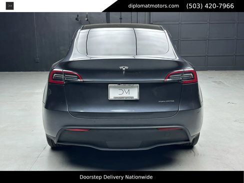 Used 2025 Tesla Model Y Long Range image 6