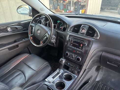 Used 2017 Buick Enclave Leather image 12