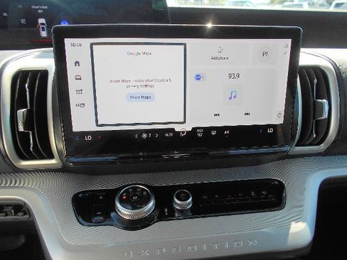 Certified 2025 Ford Expedition Active RWD image 3