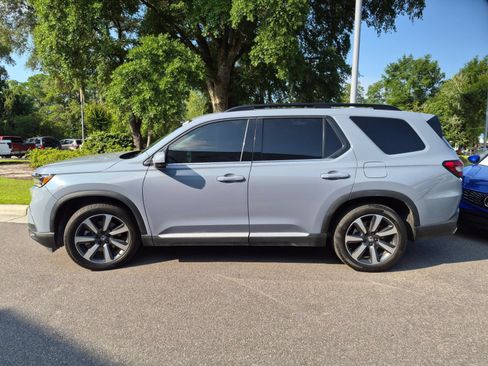 Used 2025 Honda Pilot Touring image 6