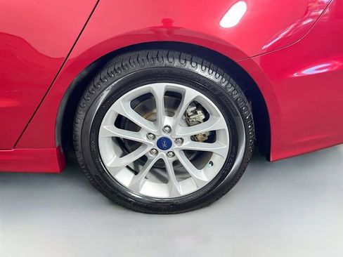 Used 2020 Ford Fusion SE image 29