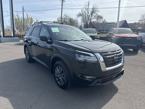Used 2022 Nissan Pathfinder SV image 7