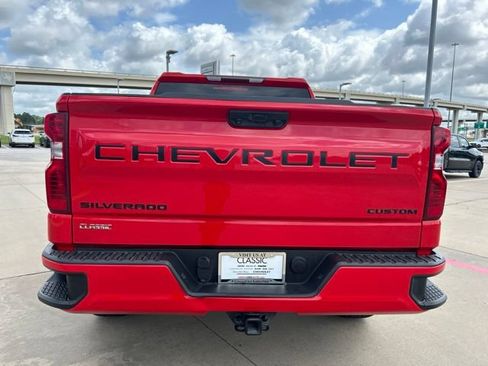 Used 2022 Chevrolet Silverado 1500 Custom w/ LPO, Dark Essentials Package RWD image 9