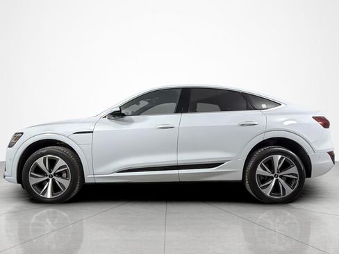 Used 2024 Audi Q8 e-tron Premium Plus w/ Premium Plus Package AWD/4WD image 2