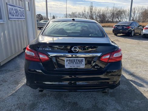 Used 2016 Nissan Altima 3.5 SL w/ 3.5 Technology Package image 5