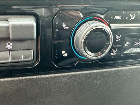 Used 2025 Chevrolet Silverado 1500 LT image 21