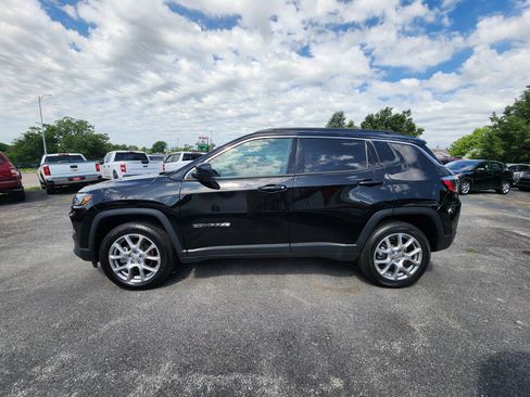 Used 2022 Jeep Compass Latitude AWD/4WD image 4