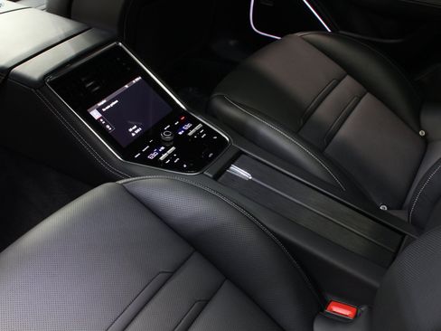 Used 2022 Porsche Panamera GTS AWD/4WD image 52
