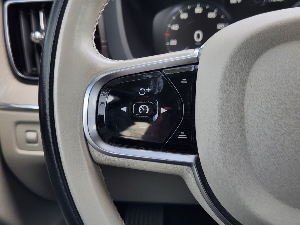 Used 2021 Volvo XC60 T5 Inscription w/ Climate Package AWD/4WD image 18