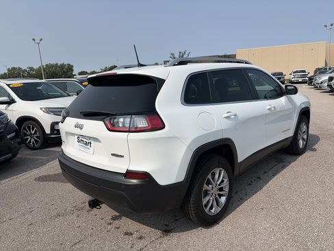 Used 2021 Jeep Cherokee Latitude Plus AWD/4WD image 5